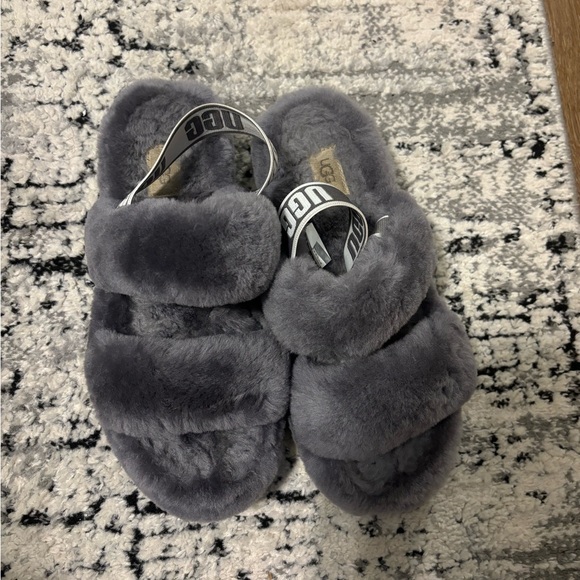 UGG Oh Yeah Slippers, Size Us 8 in Women. - Picture 2 of 3